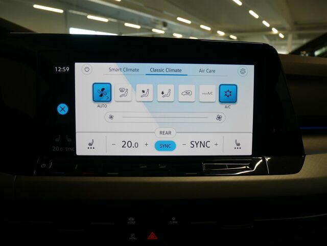 VOLKSWAGEN Golf 2023 Variant Comfort 1,0 TSI 81 kW, 1-omisteinen, vetokoukku, webasto! Vähän ajettu!