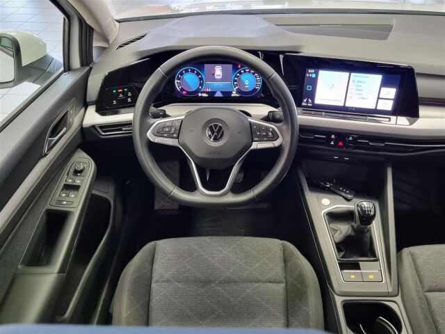 VOLKSWAGEN Golf 2023 Variant Comfort 1,0 TSI 81 kW / ACC / Webasto / Tutkat / Koukku