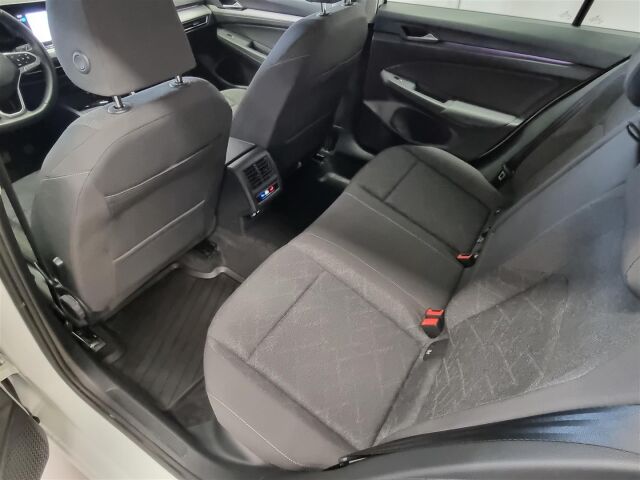 VOLKSWAGEN Golf 2023 Variant Comfort 1,0 TSI 81 kW / ACC / Webasto / Tutkat / Koukku