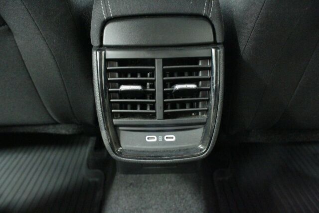 SKODA Kamiq 2023 1.0 TSI 110 Ambition