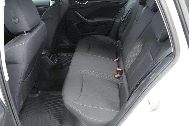 SKODA Kamiq 2023 1.0 TSI 110 Ambition