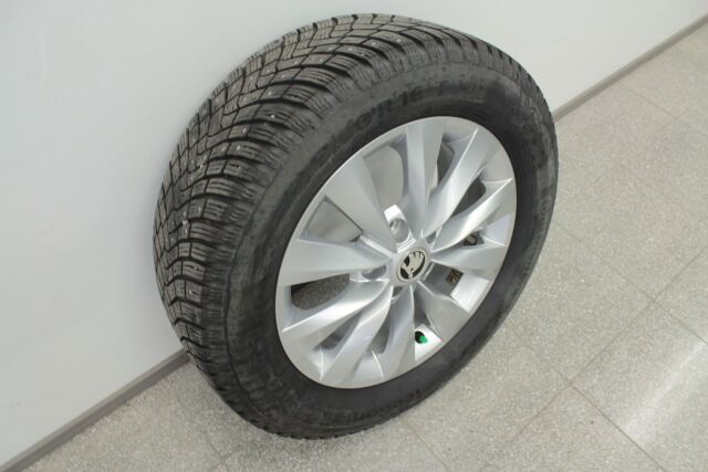 SKODA Karoq 2023 2.0 TDI 150 4x4 Ambition DSG Autom.