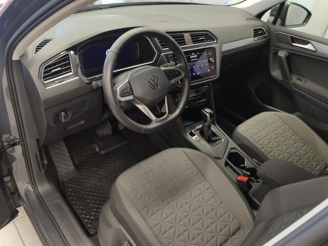 VOLKSWAGEN Tiguan 2023 Comfort eHybrid 180 kW DSG-automaatti  * Vetokoukku / ACC / Navi / P- Kamera *