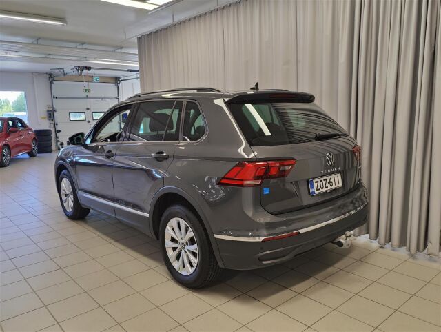 VOLKSWAGEN Tiguan 2023 Comfort eHybrid 180 kW DSG-automaatti  * Vetokoukku / ACC / Navi / P- Kamera *