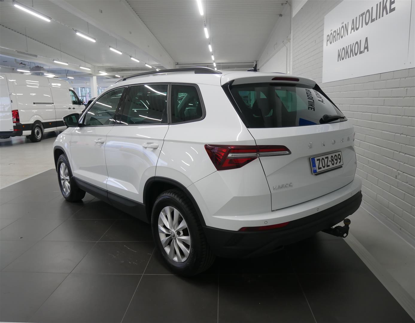 Skoda Karoq 2023, photo 3/20