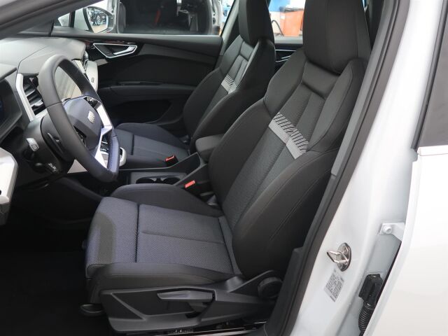 Audi Q4 e-tron 2025 Sportback 45 e-tron Land of quattro Plus