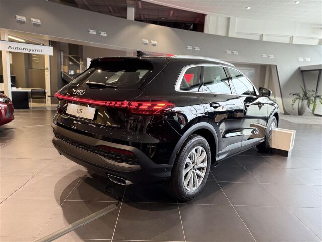 Audi Q5 2026 e-hybrid quattro 220 kW: Yhteensä 5 vuoden takuu jatkoturvakampanjan ansiosta!