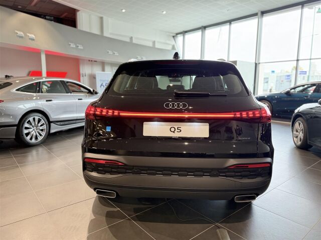 Audi Q5 2026 e-hybrid quattro 220 kW: Yhteensä 5 vuoden takuu jatkoturvakampanjan ansiosta!