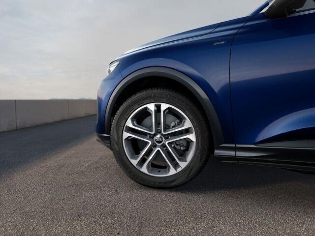 Audi Q5 2026 Sportback e-hybrid quattro 220 kW.  Nyt 3 vuoden jatkoturva veloituksetta.