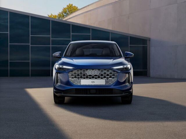 Audi Q5 2026 Sportback e-hybrid quattro 220 kW.  Nyt 3 vuoden jatkoturva veloituksetta.
