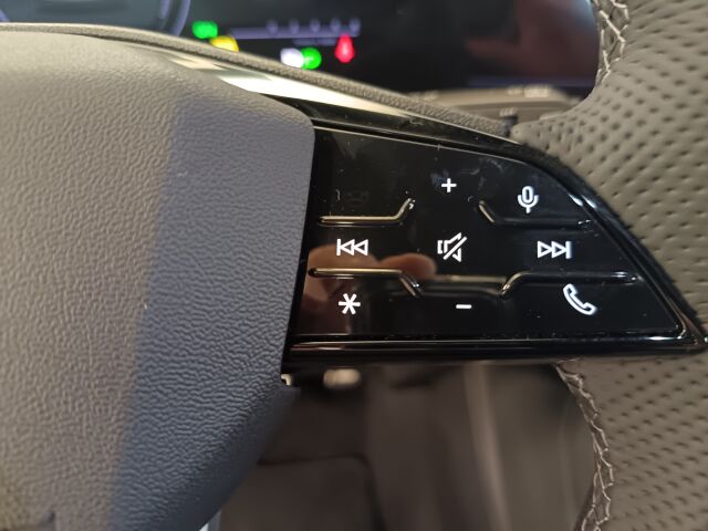 Audi Q5 2026 e-hybrid quattro 220 kW. jatkoturva 3.vuotta / 150.000km veloituksetta.