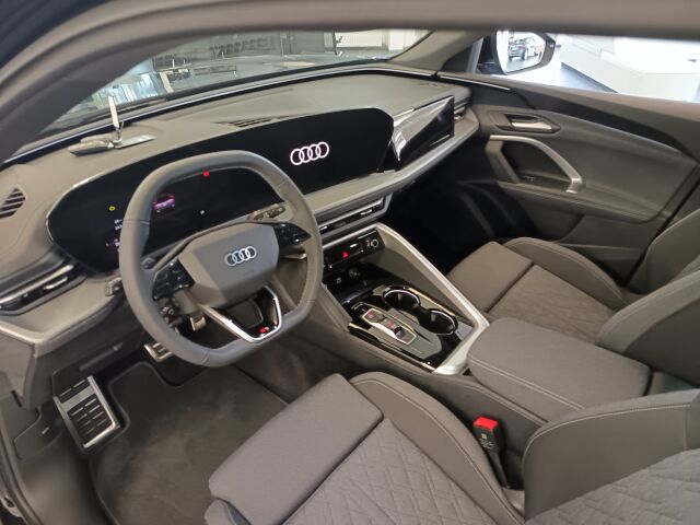 Audi Q5 2026 e-hybrid quattro 220 kW. jatkoturva 3.vuotta / 150.000km veloituksetta.