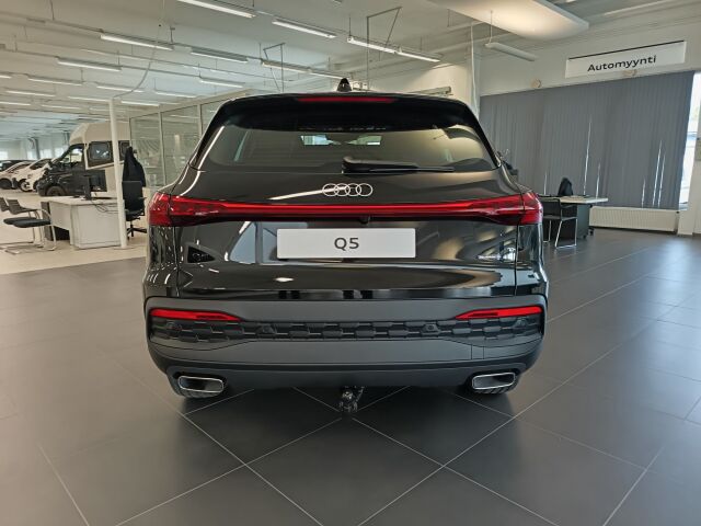 Audi Q5 2026 e-hybrid quattro 220 kW. jatkoturva 3.vuotta / 150.000km veloituksetta.