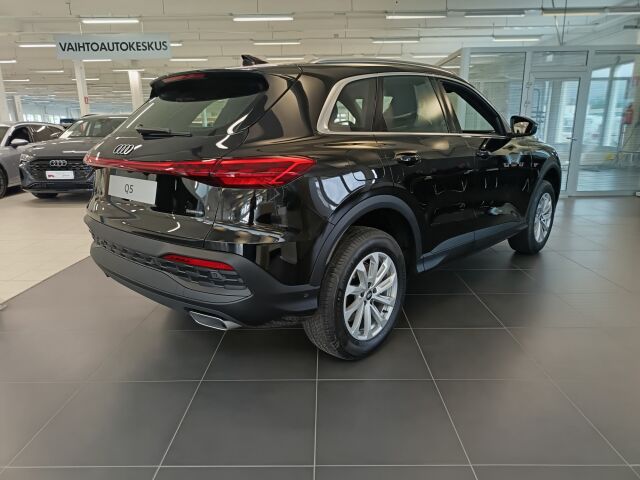 Audi Q5 2026 e-hybrid quattro 220 kW. jatkoturva 3.vuotta / 150.000km veloituksetta.