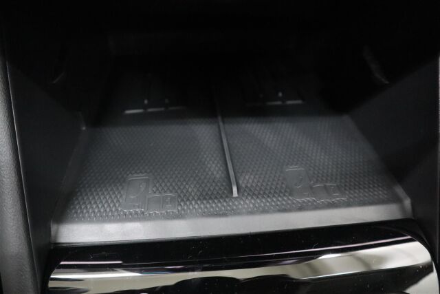 Volkswagen Tiguan 2025 Elegance 75-v Juhlamalli eHybrid 150 kW DSG-automaatti