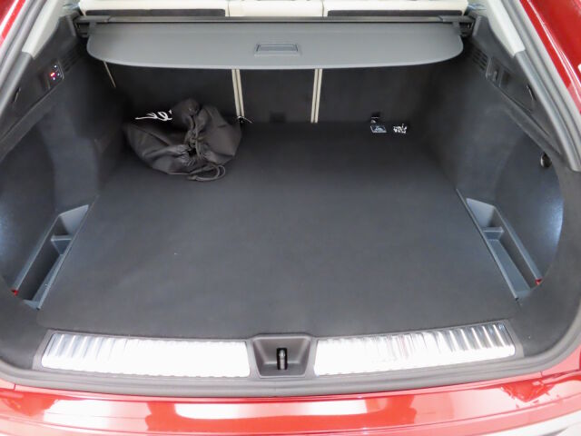 Audi Q5 2026 Sportback e-hybrid quattro 220 kW: Viiden vuoden/100 000km tehdastakuu!