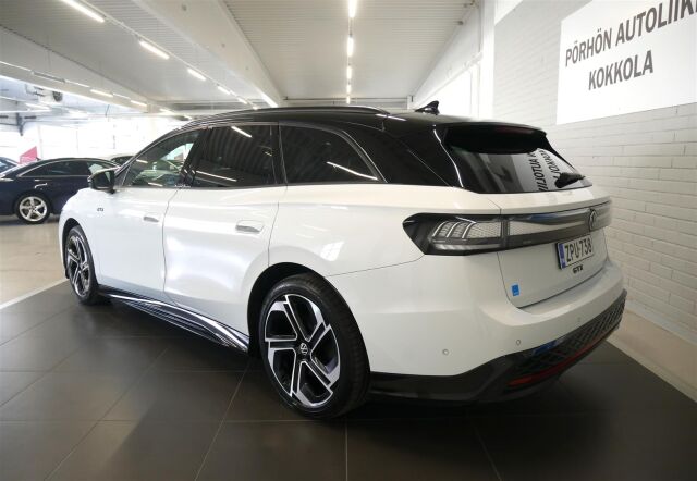 VOLKSWAGEN ID.7 2025 Tourer GTX 4MOTION 75-v Juhlamalli 250 kW, akku 86 kWh