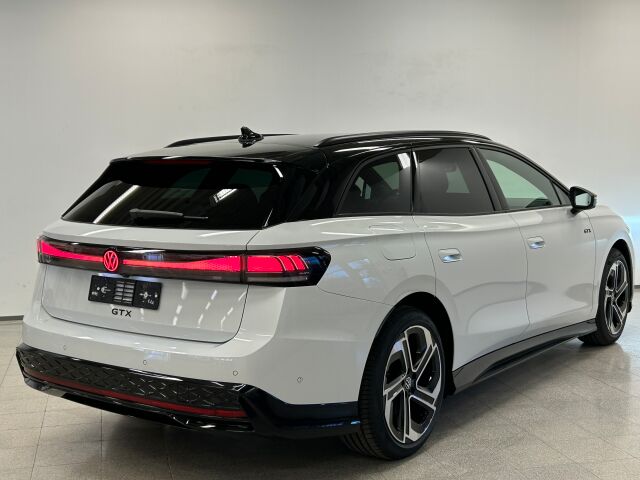 Volkswagen ID.7 2025 Tourer GTX 4MOTION 75-v Juhlamalli 250 kW, akku 86 kWh