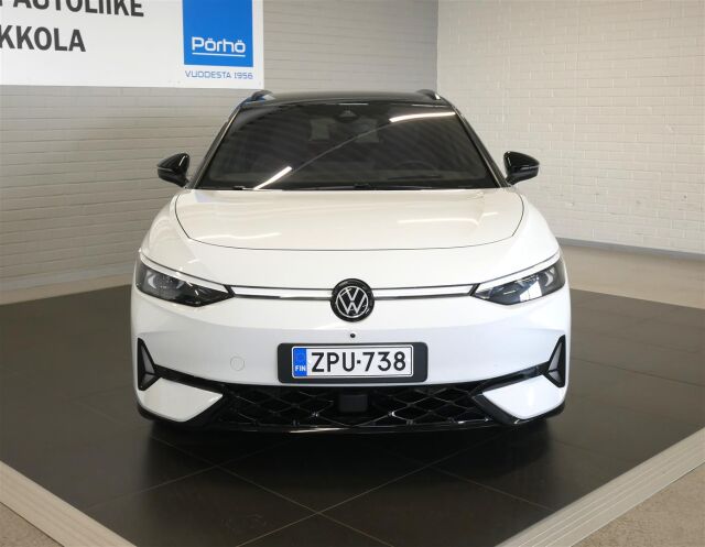 VOLKSWAGEN ID.7 2025 Tourer GTX 4MOTION 75-v Juhlamalli 250 kW, akku 86 kWh