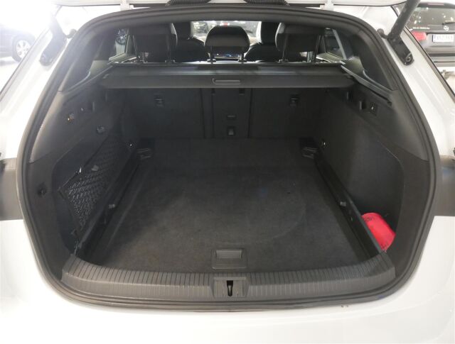 VOLKSWAGEN ID.7 2025 Tourer GTX 4MOTION 75-v Juhlamalli 250 kW, akku 86 kWh