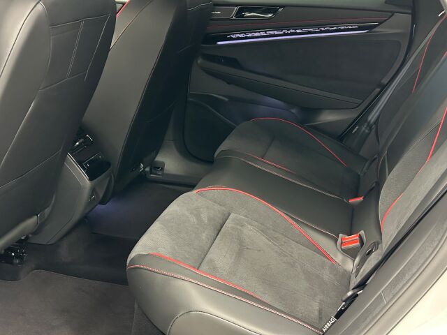 Volkswagen ID.7 2025 Tourer GTX 4MOTION 75-v Juhlamalli 250 kW, akku 86 kWh