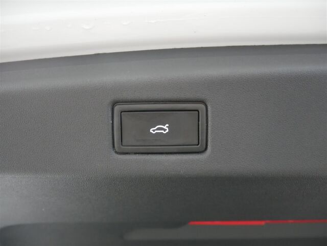 VOLKSWAGEN ID.7 2025 Tourer GTX 4MOTION 75-v Juhlamalli 250 kW, akku 86 kWh