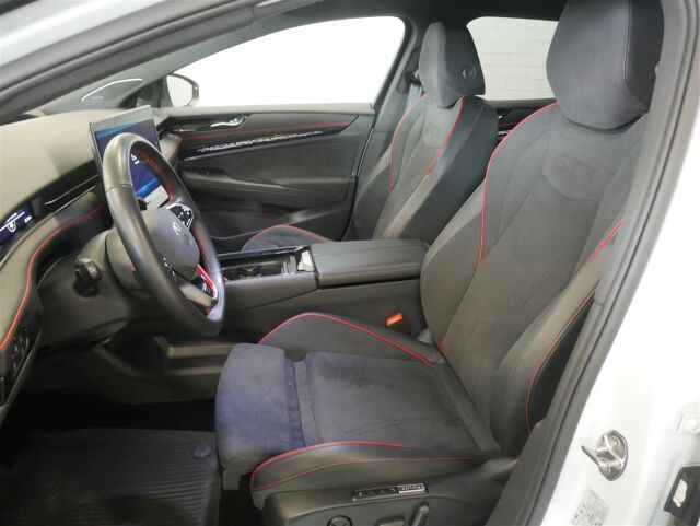 VOLKSWAGEN ID.7 2025 Tourer GTX 4MOTION 75-v Juhlamalli 250 kW, akku 86 kWh