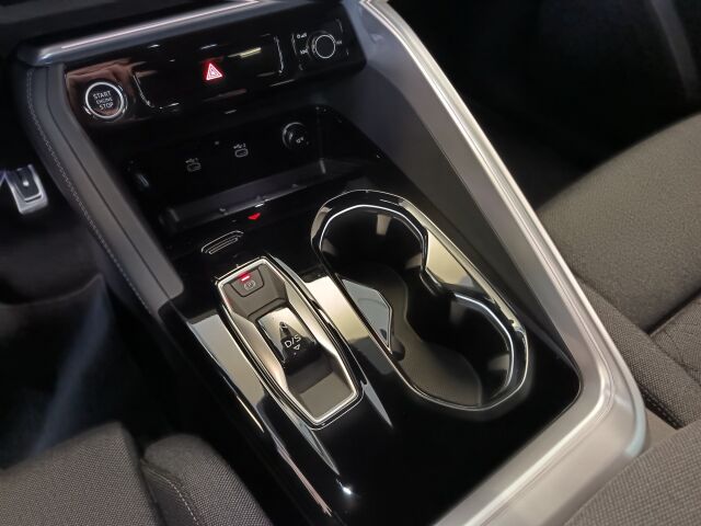 Audi Q5 2025 e-hybrid quattro 220 kW. Takuu 5 vuotta / 100.000 km