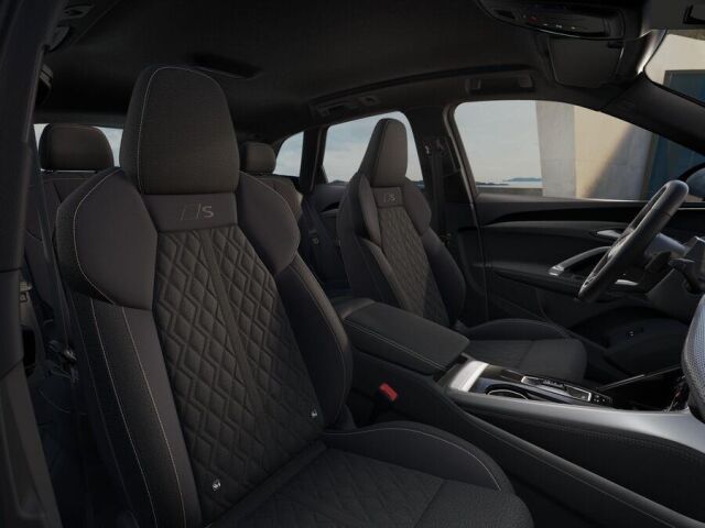 Audi Q5 2025 e-hybrid quattro 220 kW. Takuu 5 vuotta / 100.000 km