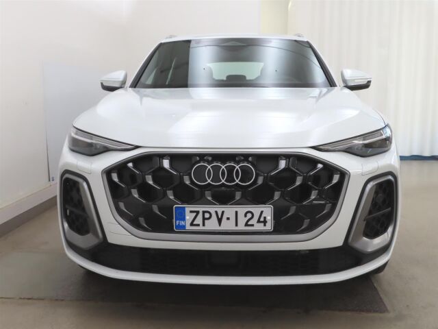 Audi Q5 2025 e-hybrid quattro 220 kW: Viiden vuoden/100tkm takuu. Auto käyttöönotettu 5.6.2026!