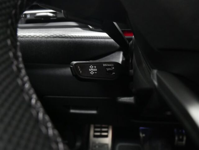 Audi Q5 2025 e-hybrid quattro 220 kW ***Tähän autoon 3 vuoden / 150tkm jatkoturva veloituksetta!***