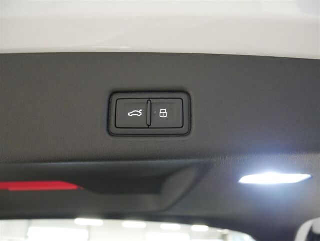Audi Q5 2025 e-hybrid quattro 220 kW ***Tähän autoon 3 vuoden / 150tkm jatkoturva veloituksetta!***