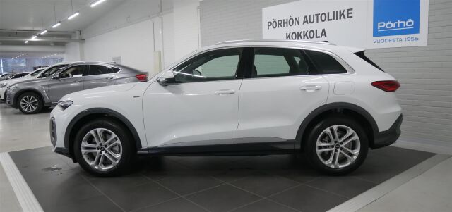 Audi Q5 2025 e-hybrid quattro 220 kW ***Tähän autoon 3 vuoden / 150tkm jatkoturva veloituksetta!***