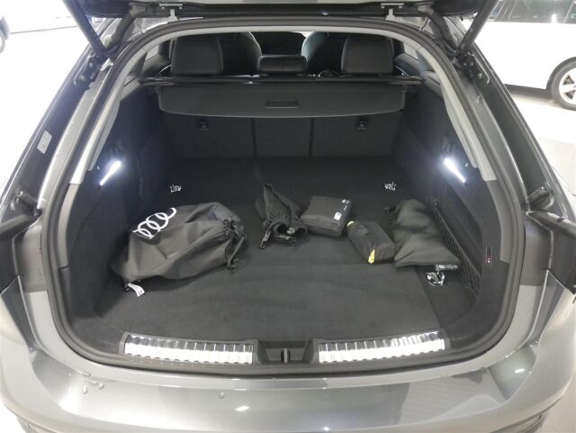 Audi A6 2026 Avant e-hybrid quattro 220 kW