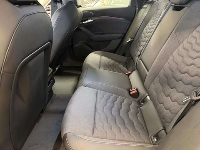 Audi A6 e-tron 2026 Sportback quattro S line, Takuu 5-vuotta / 100.000 km