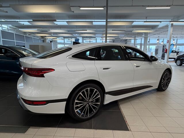 Audi A6 e-tron 2026 Sportback quattro S line, Takuu 5-vuotta / 100.000 km