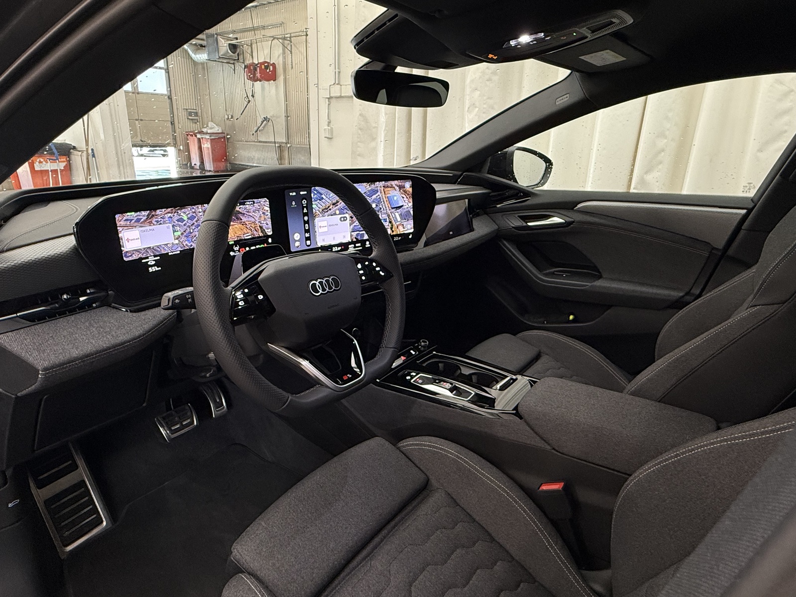 Audi A6 e-tron Avant quattro S line 2026, photo 6/9