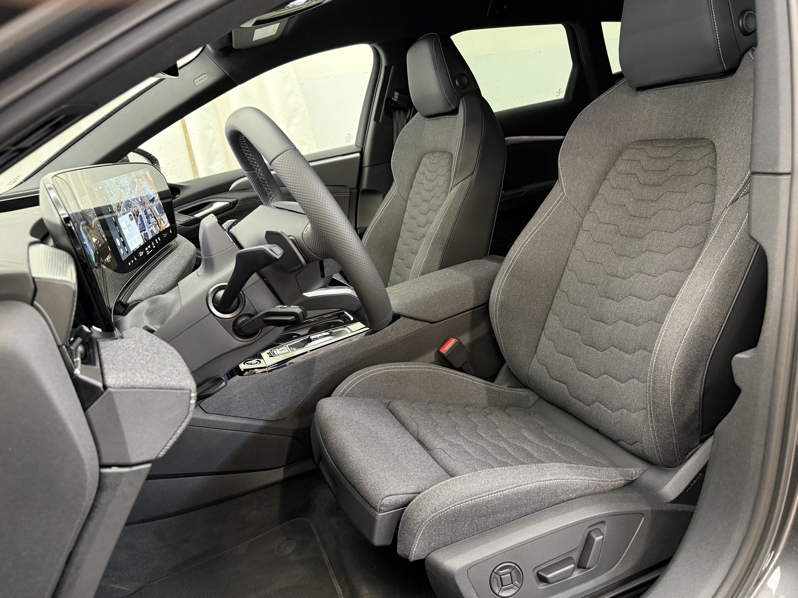 Audi A6 e-tron Avant quattro S line 2026, photo 7/9