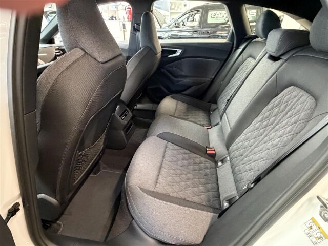 Audi A5 2026 Avant e-hybrid quattro 220 kW, Takuu 5-vuotta / 100.000 km