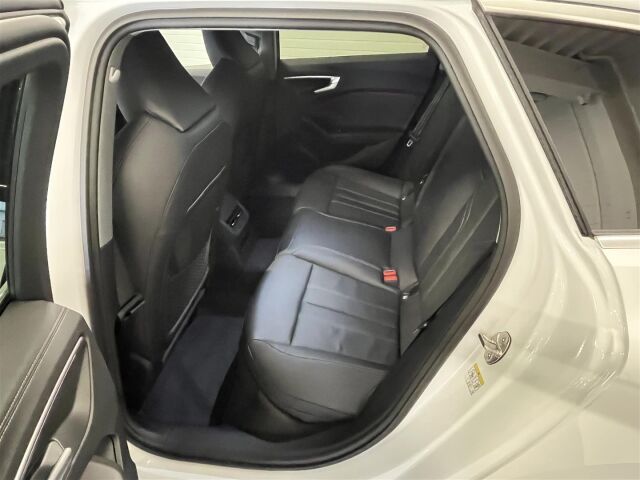 Audi A5 2026 Avant e-hybrid quattro 220 kW