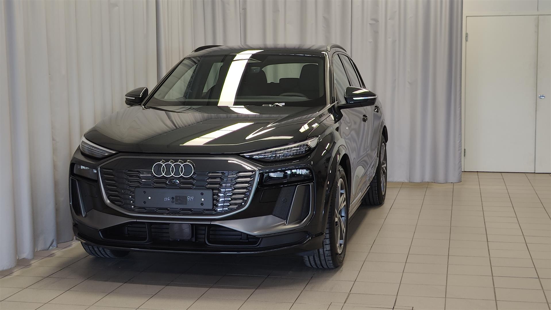 Audi Q6 e-tron e-tron quattro S line 2026, kuva 2/24