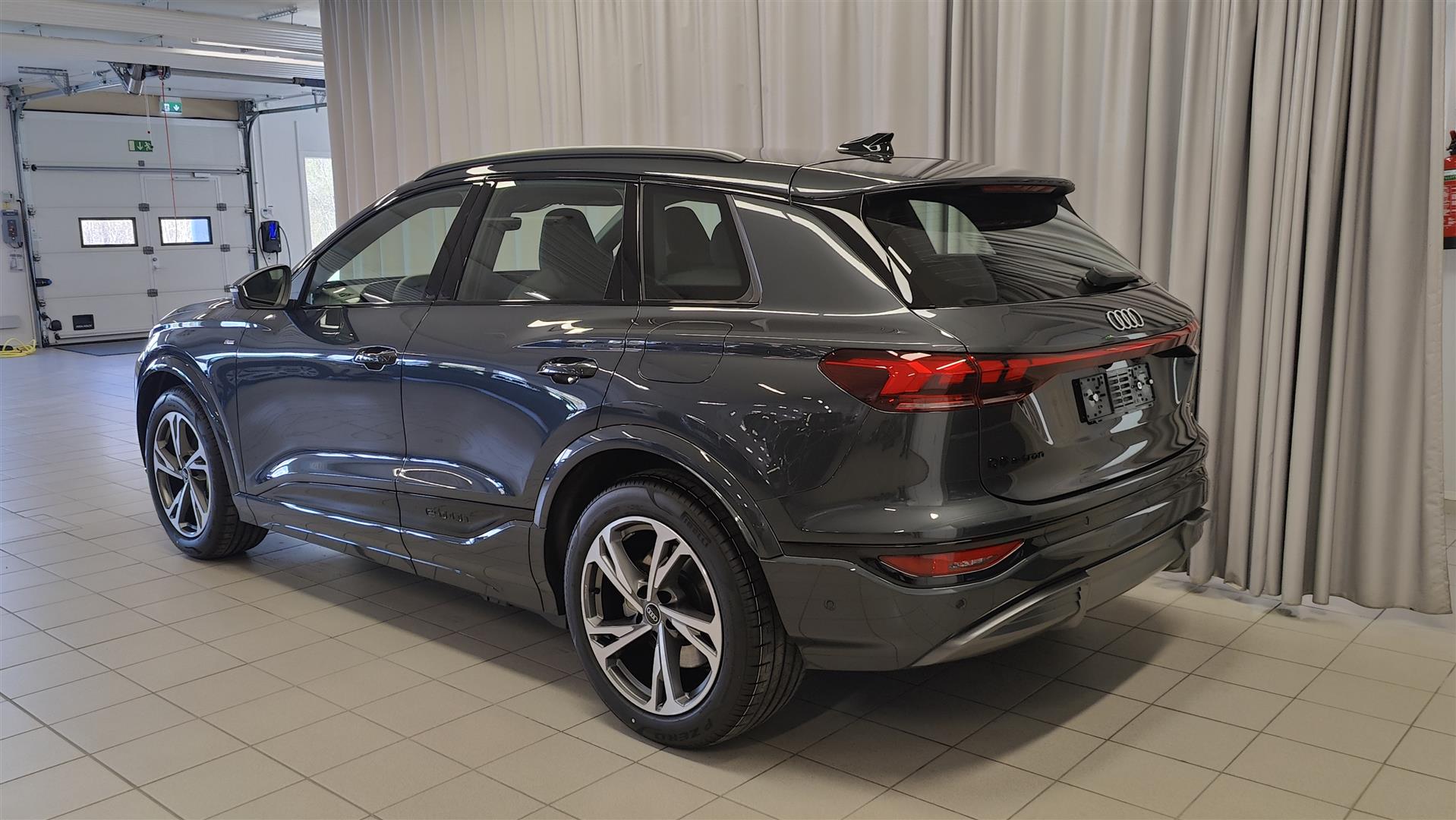 Audi Q6 e-tron e-tron quattro S line 2026, kuva 4/24