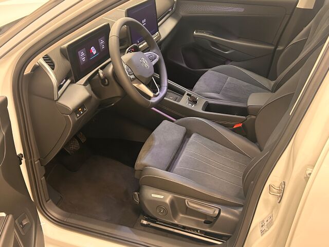 Volkswagen T-Roc 2026 Style 1,5 eTSI 85 kW (MHEV) DSG-automaatti. Hyvillä varusteilla Koukku / Webasto /Led-matriisit