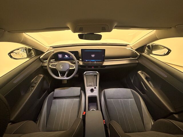 Volkswagen T-Roc 2026 Style 1,5 eTSI 85 kW (MHEV) DSG-automaatti. Hyvillä varusteilla Koukku / Webasto /Led-matriisit
