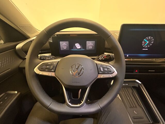 Volkswagen T-Roc 2026 Style 1,5 eTSI 85 kW (MHEV) DSG-automaatti. Hyvillä varusteilla Koukku / Webasto /Led-matriisit
