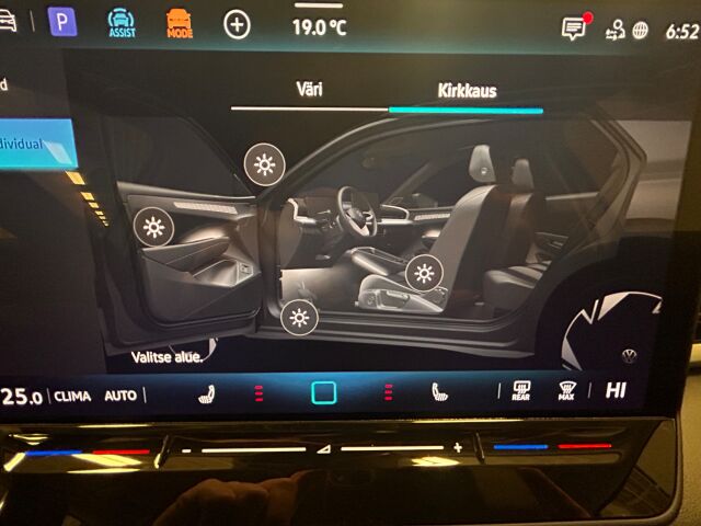 Volkswagen T-Roc 2026 Style 1,5 eTSI 85 kW (MHEV) DSG-automaatti. Hyvillä varusteilla Koukku / Webasto /Led-matriisit
